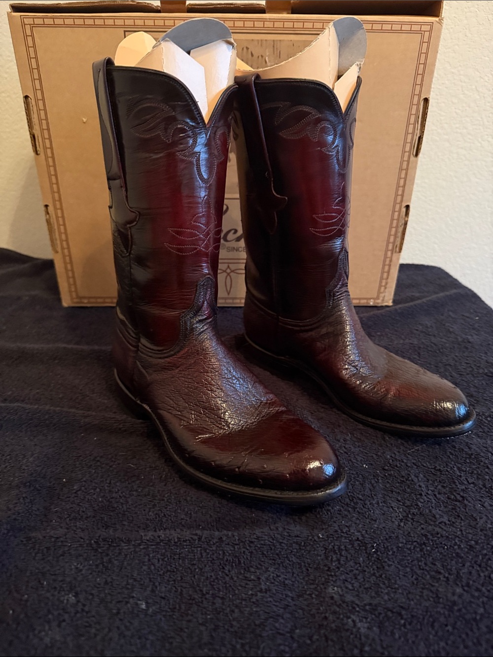 Vintage Hand Made Lucchese Women’s Ostrich Western Cowboy Boots
